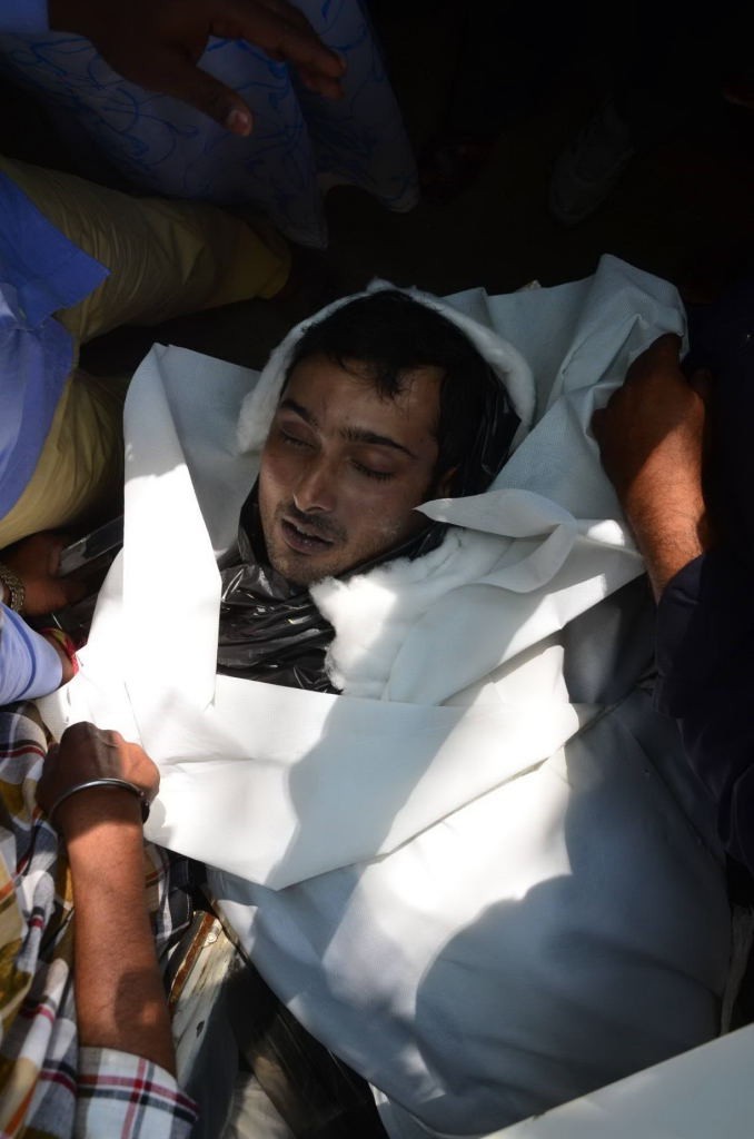 Uday Kiran Dead Body More Photos - 12 / 48 photos