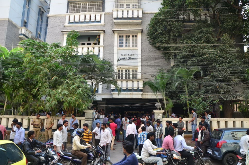 Uday Kiran Dead Body More Photos - 18 / 48 photos