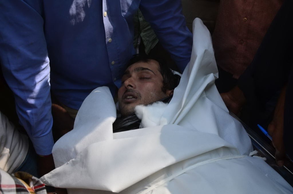 Uday Kiran Dead Body More Photos - 32 / 48 photos