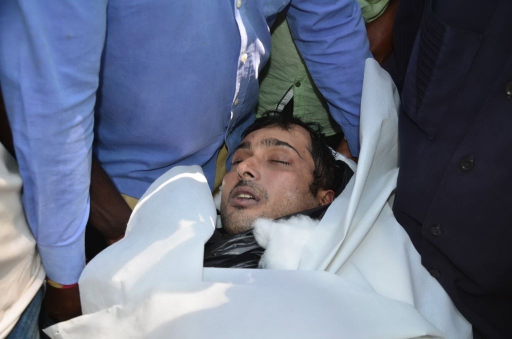 Uday Kiran Dead Body More Photos - 37 / 48 photos