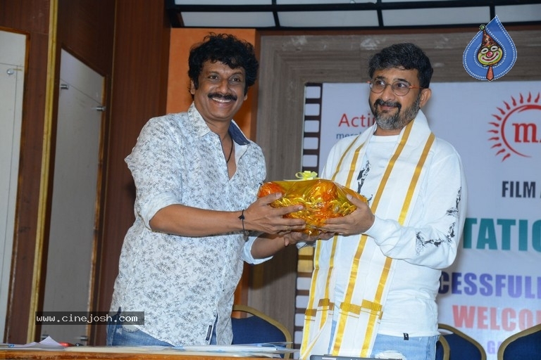 Uttej Mayukha Film Acting School Press meet - 26 / 30 photos