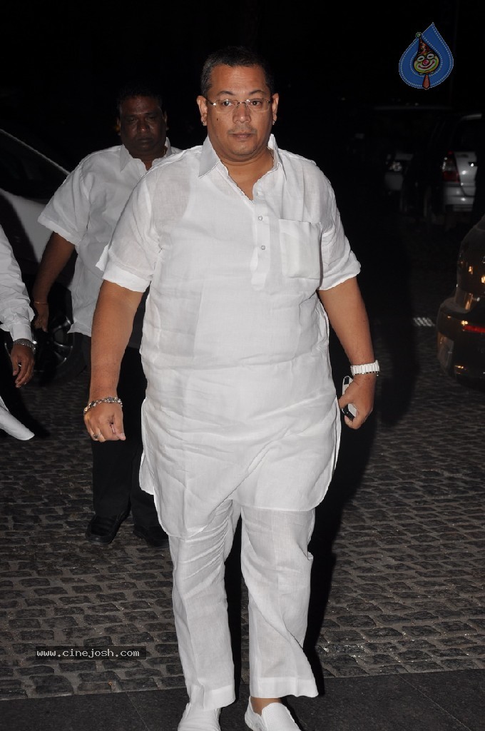 Vaartha MD Girish Sanghi Son Wedding Reception - 18 / 150 photos