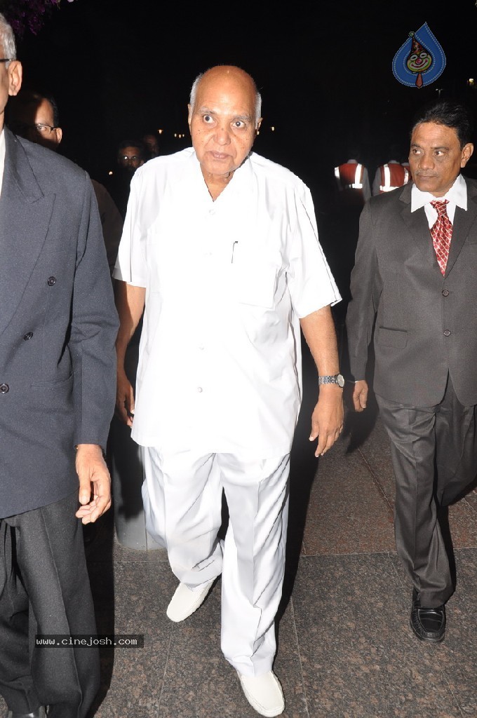 Vaartha MD Girish Sanghi Son Wedding Reception - 43 / 150 photos