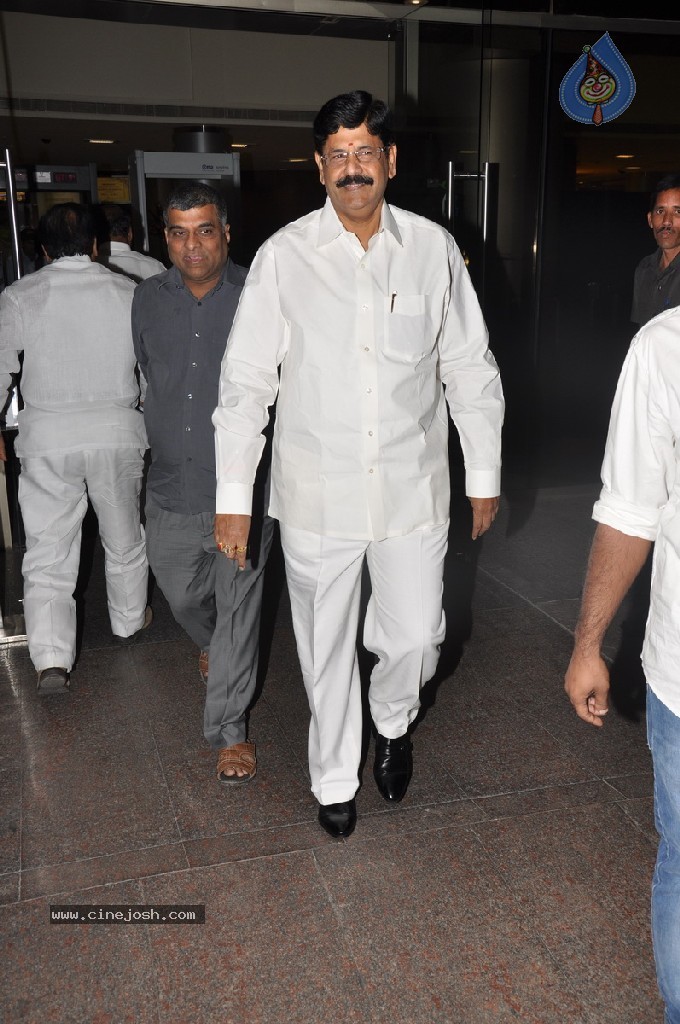 Vaartha MD Girish Sanghi Son Wedding Reception - 71 / 150 photos