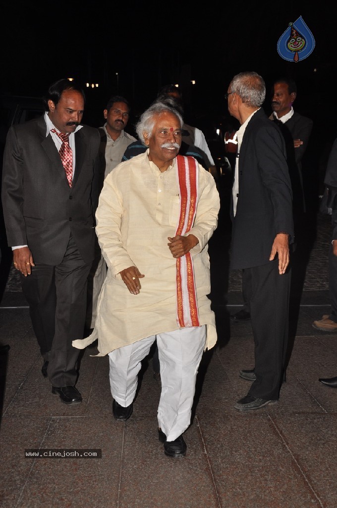 Vaartha MD Girish Sanghi Son Wedding Reception - 85 / 150 photos