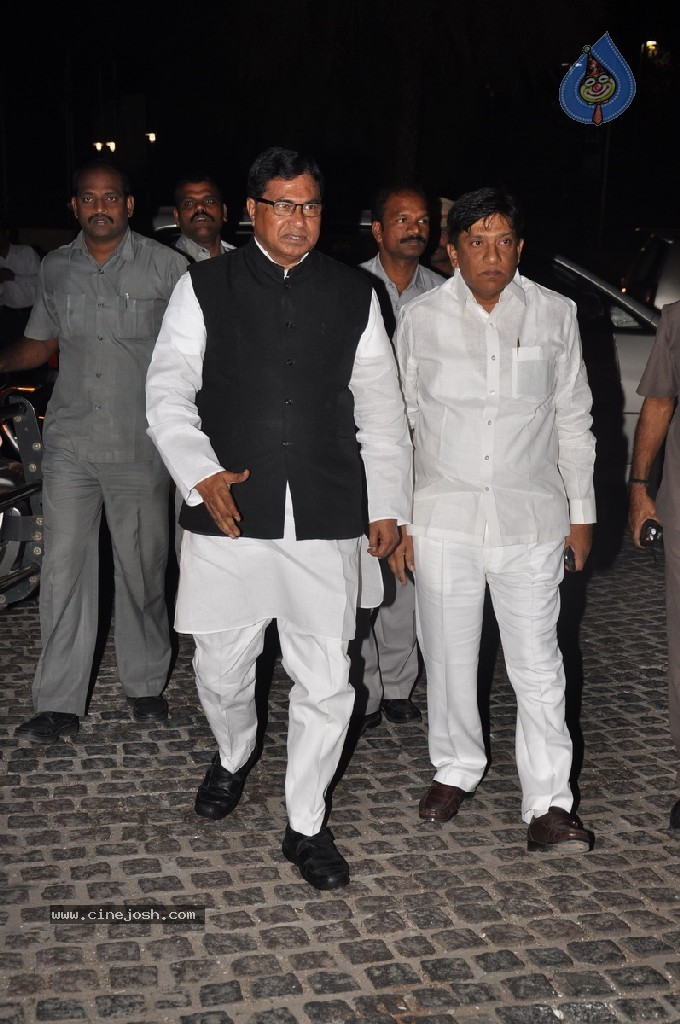 Vaartha MD Girish Sanghi Son Wedding Reception - 108 / 150 photos