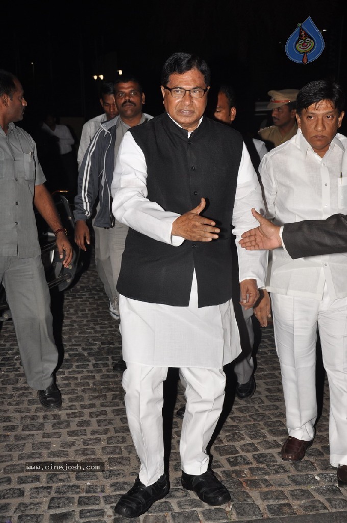 Vaartha MD Girish Sanghi Son Wedding Reception - 119 / 150 photos