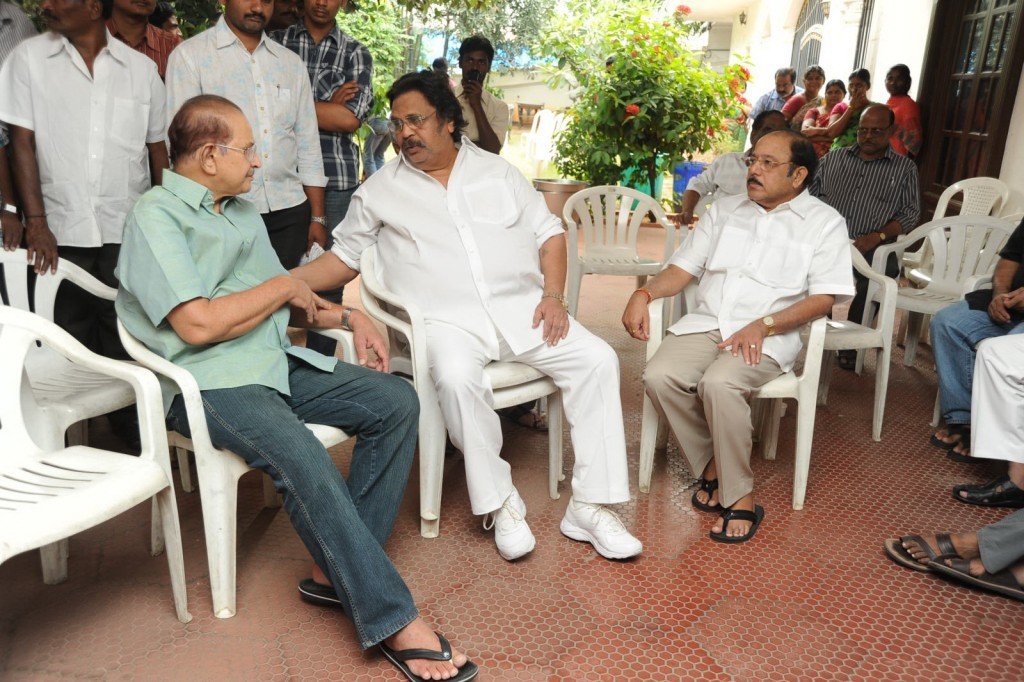Vadde Ramesh Condolences Photos - 22 / 149 photos