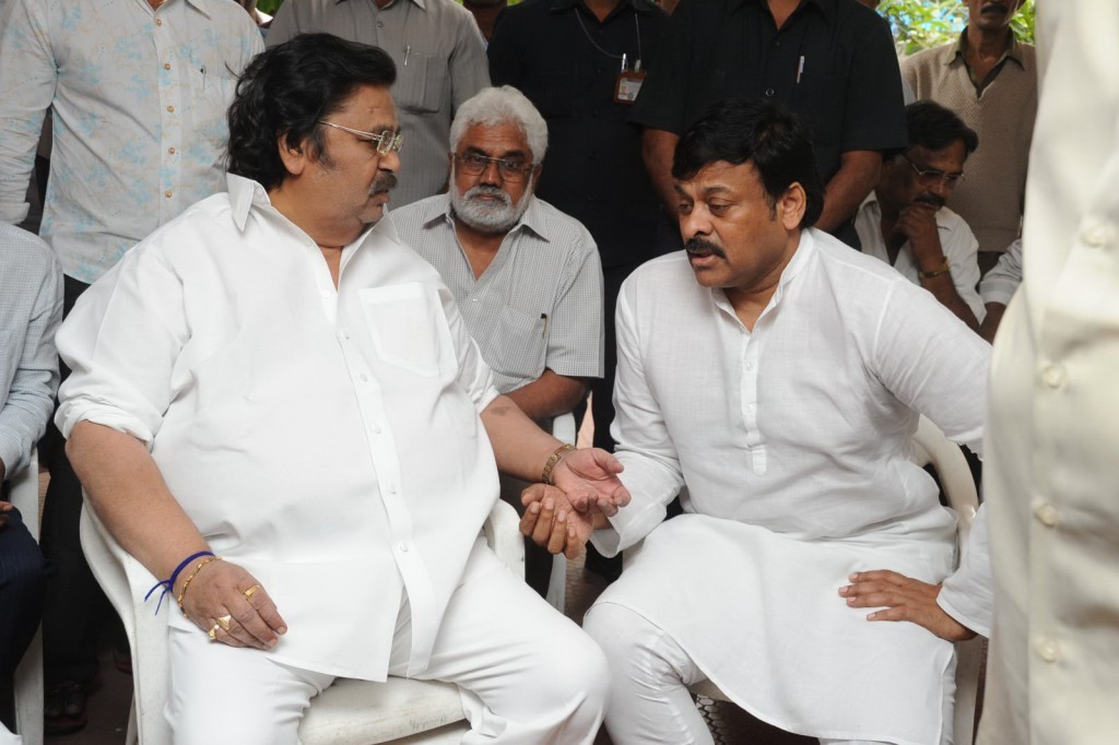 Vadde Ramesh Condolences Photos - 37 / 149 photos