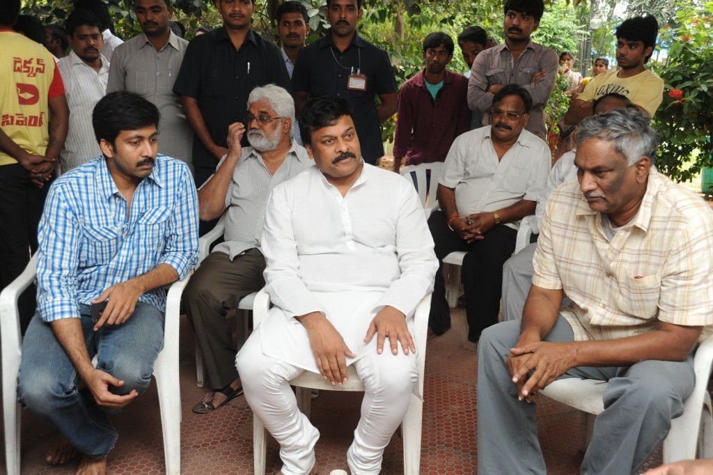 Vadde Ramesh Condolences Photos - 41 / 149 photos