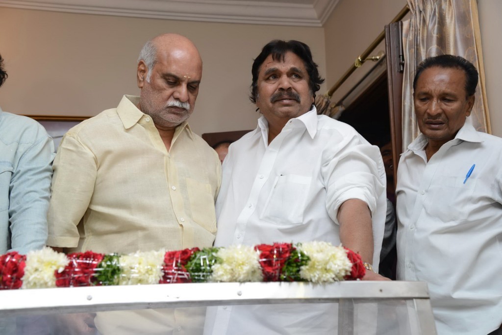 Vadde Ramesh Condolences Photos - 52 / 149 photos