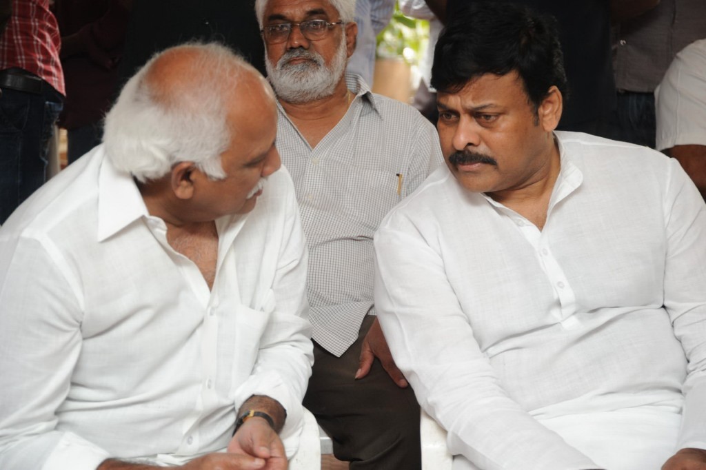 Vadde Ramesh Condolences Photos - 63 / 149 photos