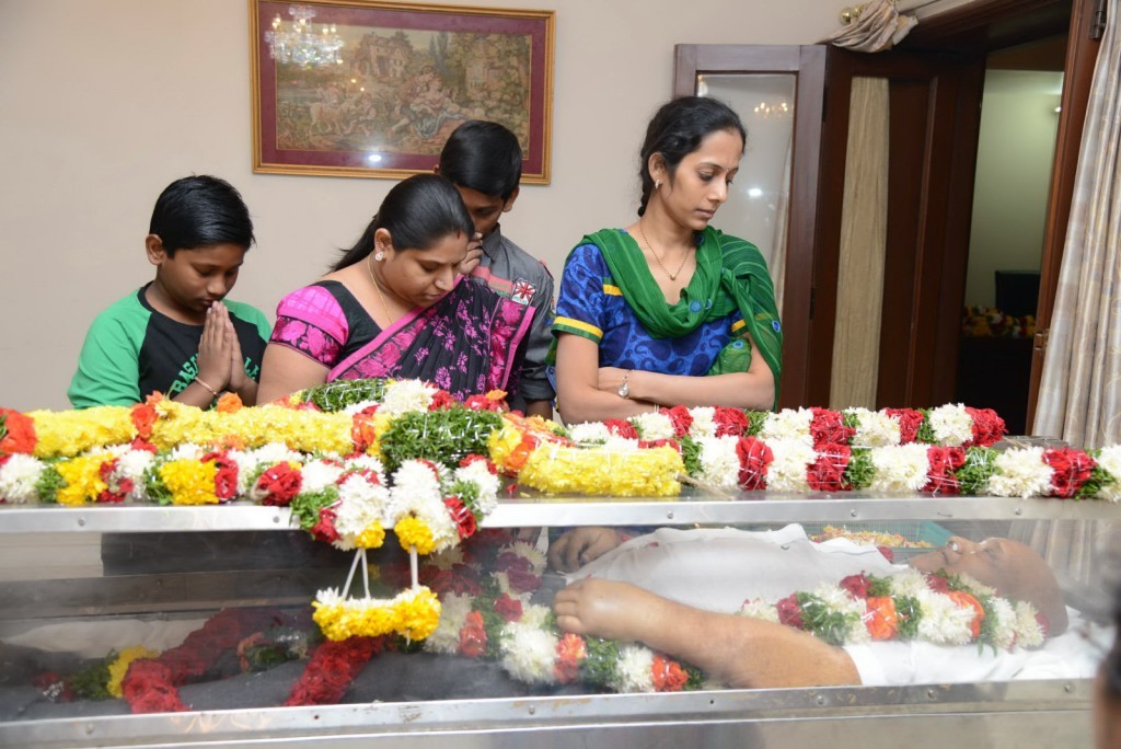 Vadde Ramesh Condolences Photos - 84 / 149 photos