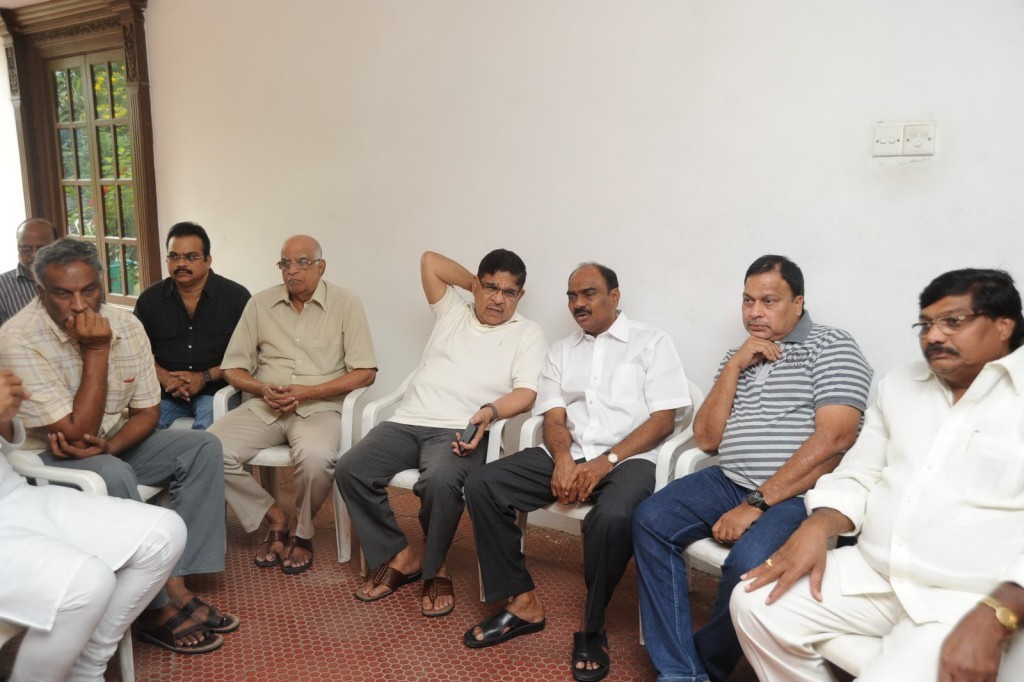 Vadde Ramesh Condolences Photos - 109 / 149 photos