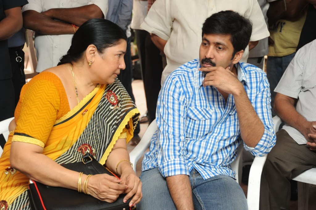 Vadde Ramesh Condolences Photos - 111 / 149 photos