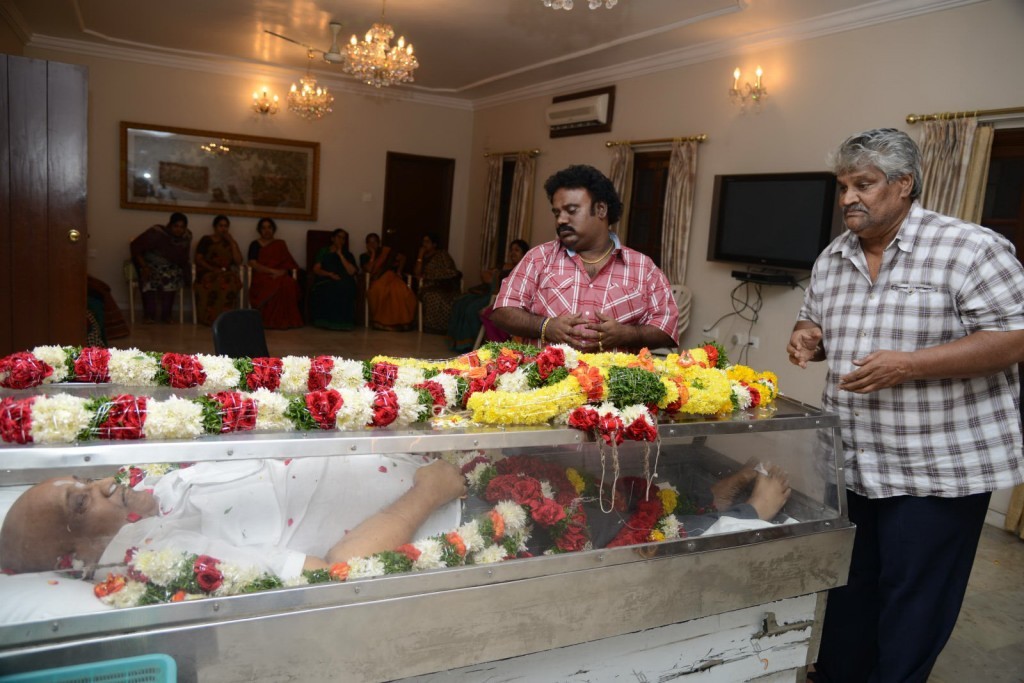 Vadde Ramesh Condolences Photos - 112 / 149 photos