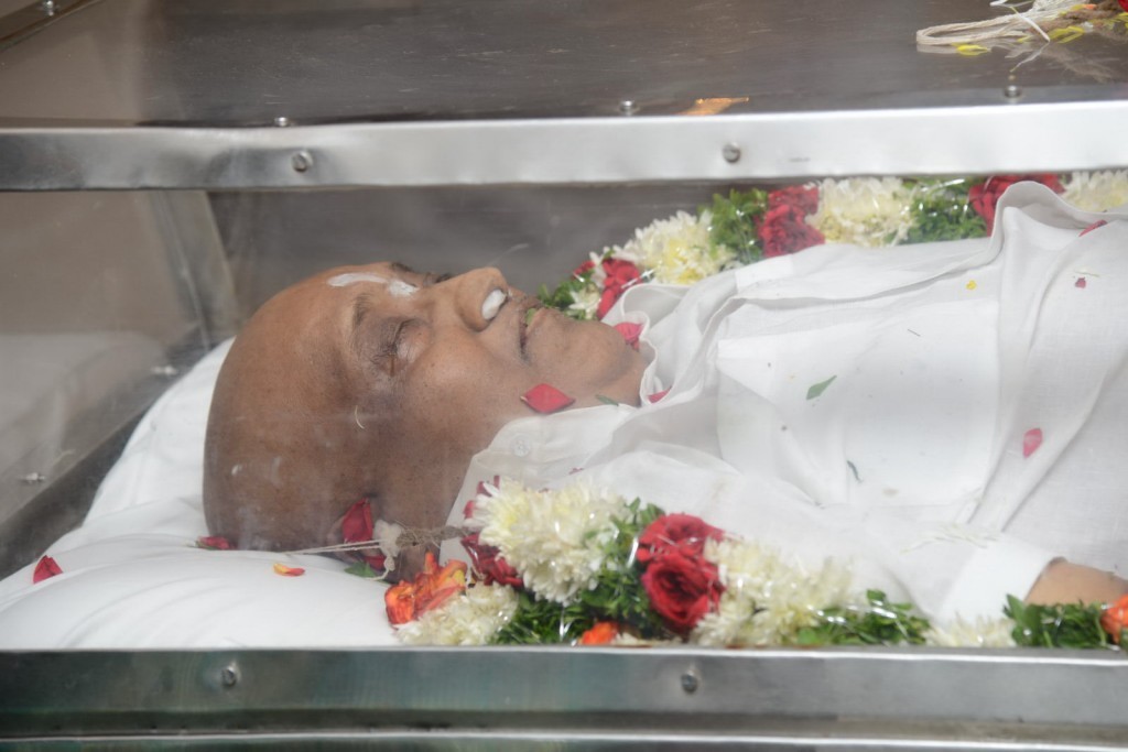 Vadde Ramesh Condolences Photos - 119 / 149 photos