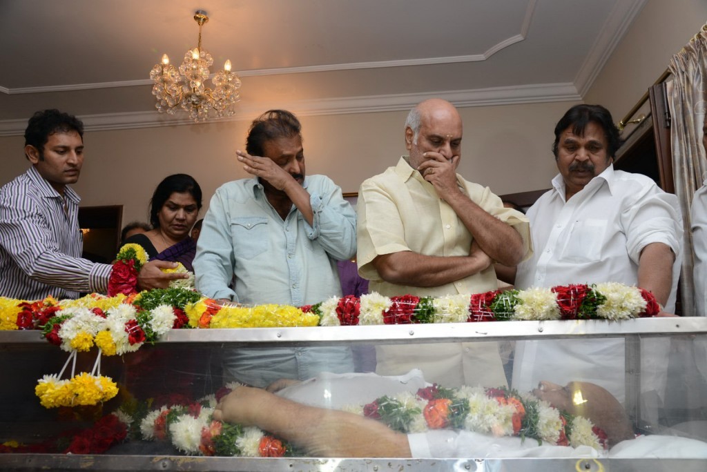 Vadde Ramesh Condolences Photos - 124 / 149 photos