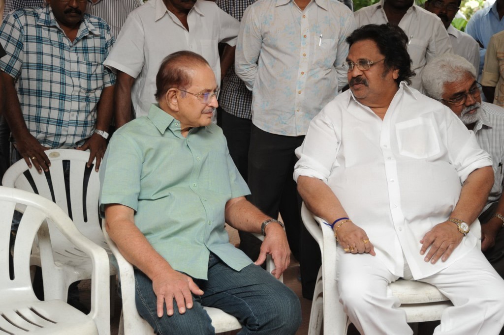 Vadde Ramesh Condolences Photos - 130 / 149 photos