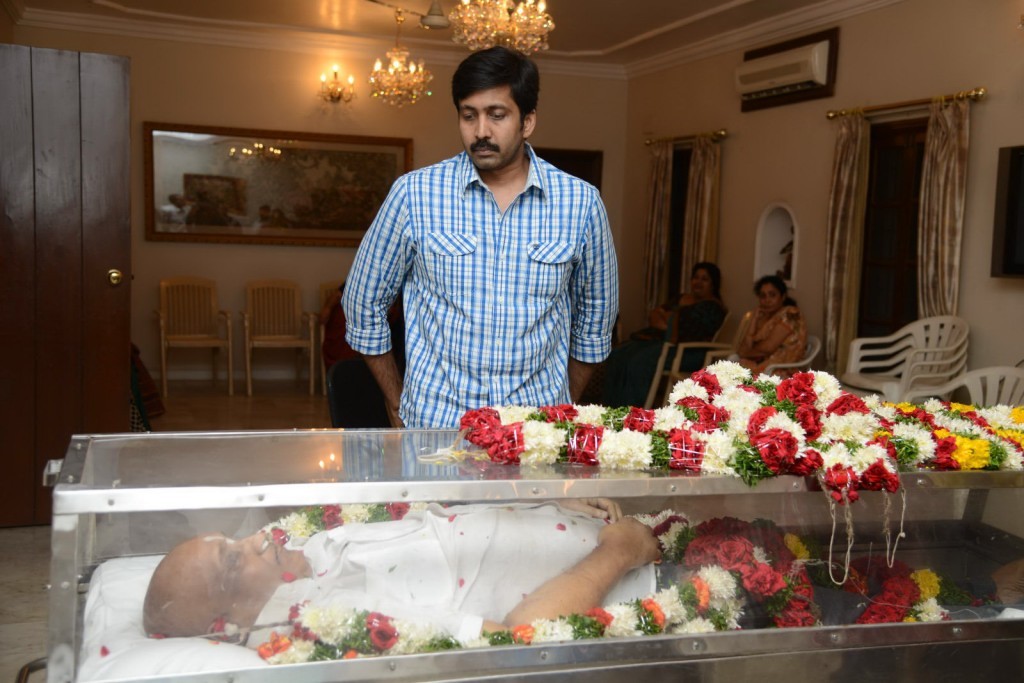 Vadde Ramesh Condolences Photos - 143 / 149 photos