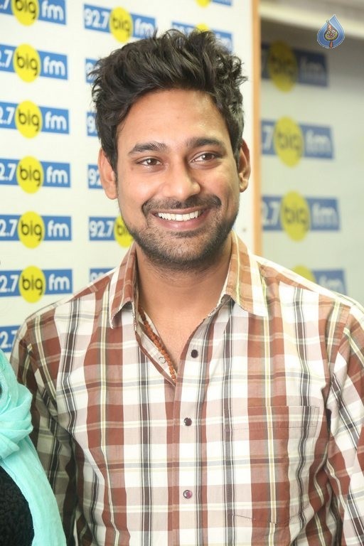 Varun Sandesh and Vithika Sheru at Big FM - 18 / 42 photos