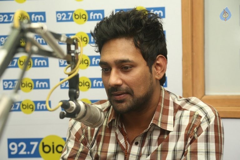 Varun Sandesh and Vithika Sheru at Big FM - 27 / 42 photos