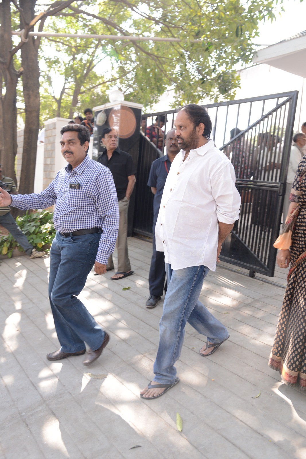 VB Rajendra Prasad Condolences Photos 01 - 8 / 170 photos