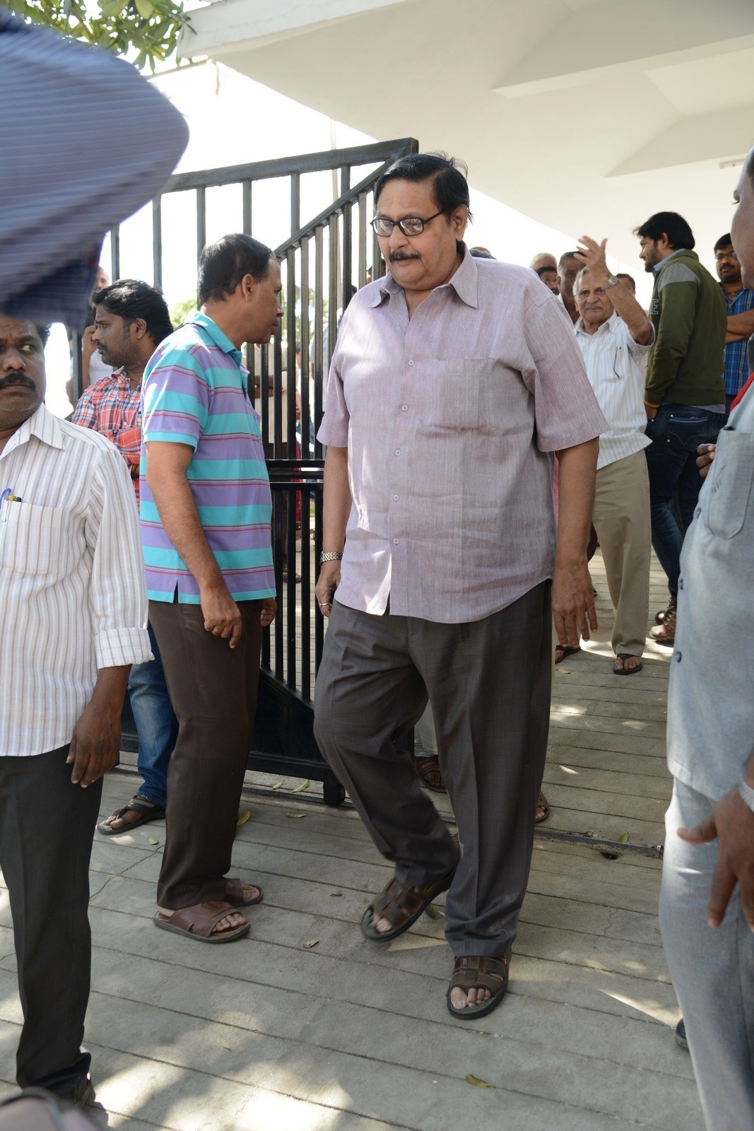 VB Rajendra Prasad Condolences Photos 01 - 16 / 170 photos