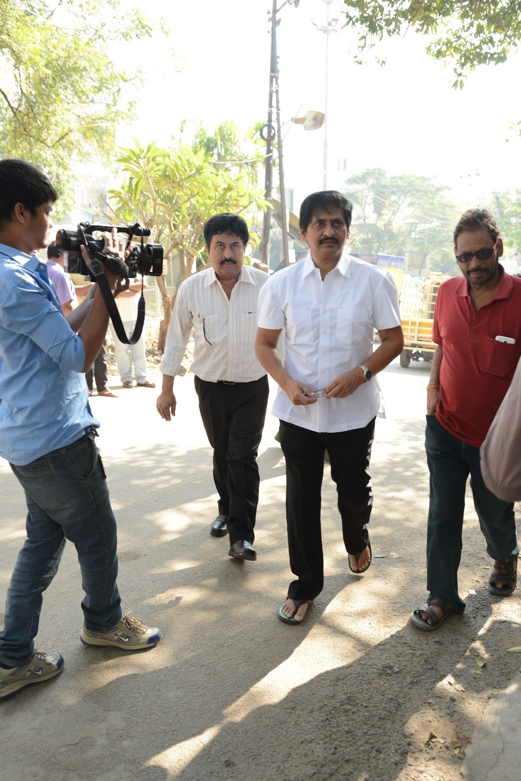 VB Rajendra Prasad Condolences Photos 01 - 97 / 170 photos