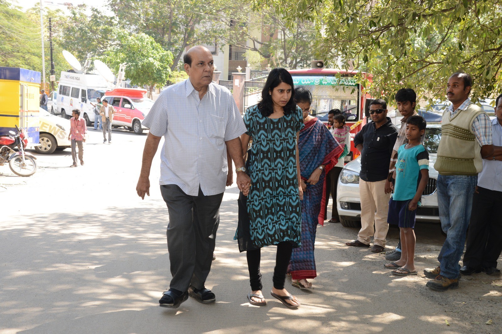 VB Rajendra Prasad Condolences Photos 01 - 106 / 170 photos