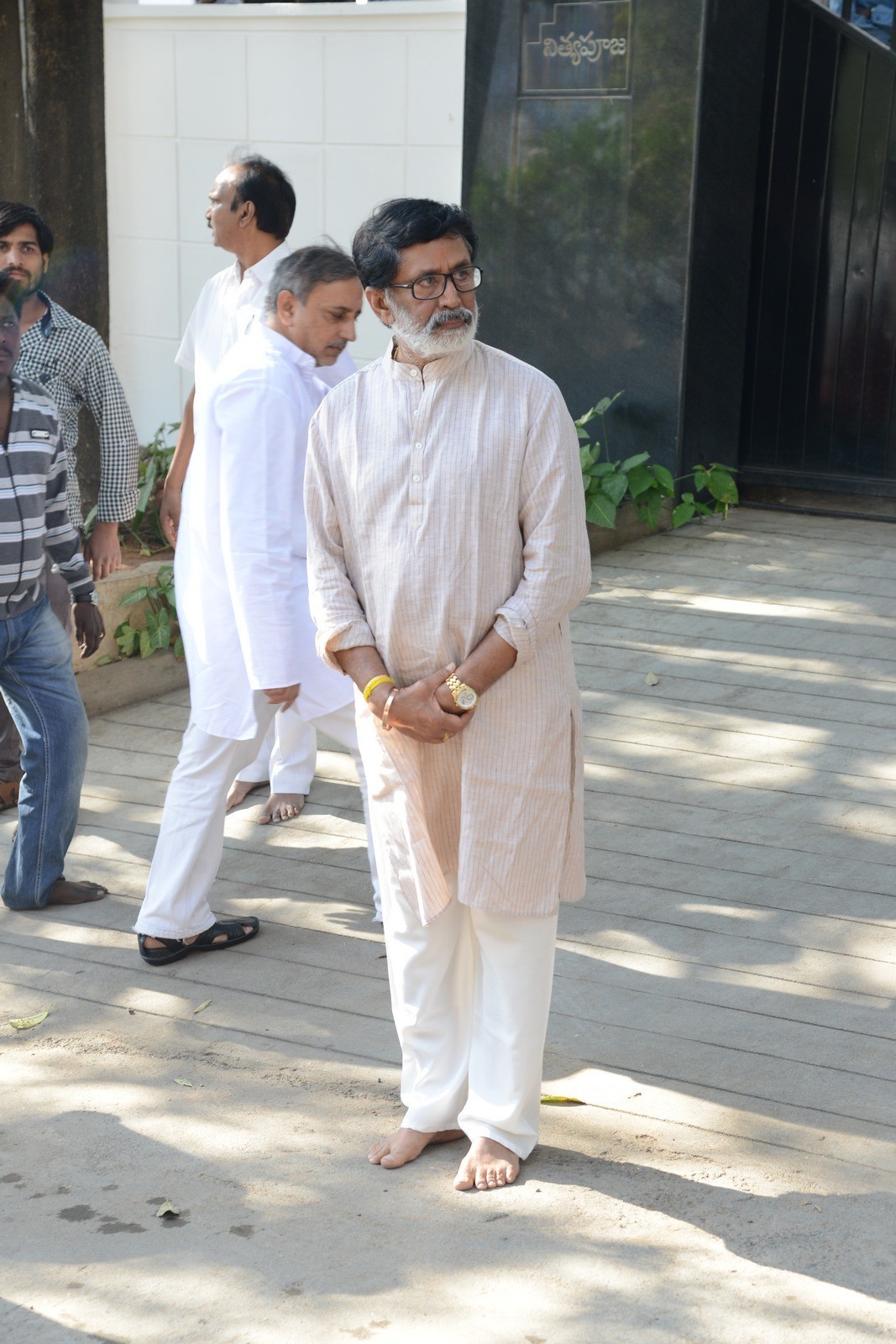 VB Rajendra Prasad Condolences Photos 01 - 122 / 170 photos