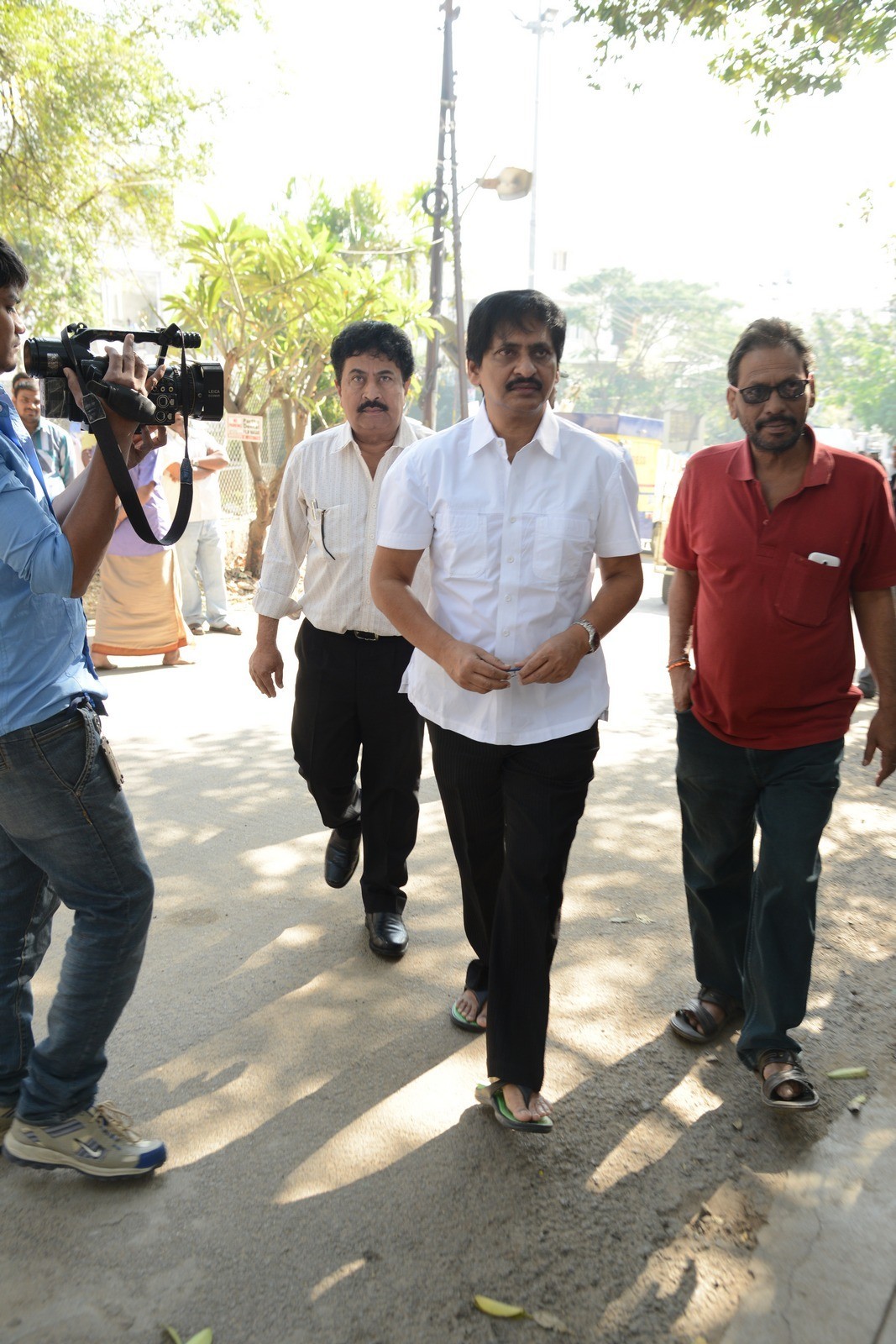 VB Rajendra Prasad Condolences Photos 01 - 169 / 170 photos