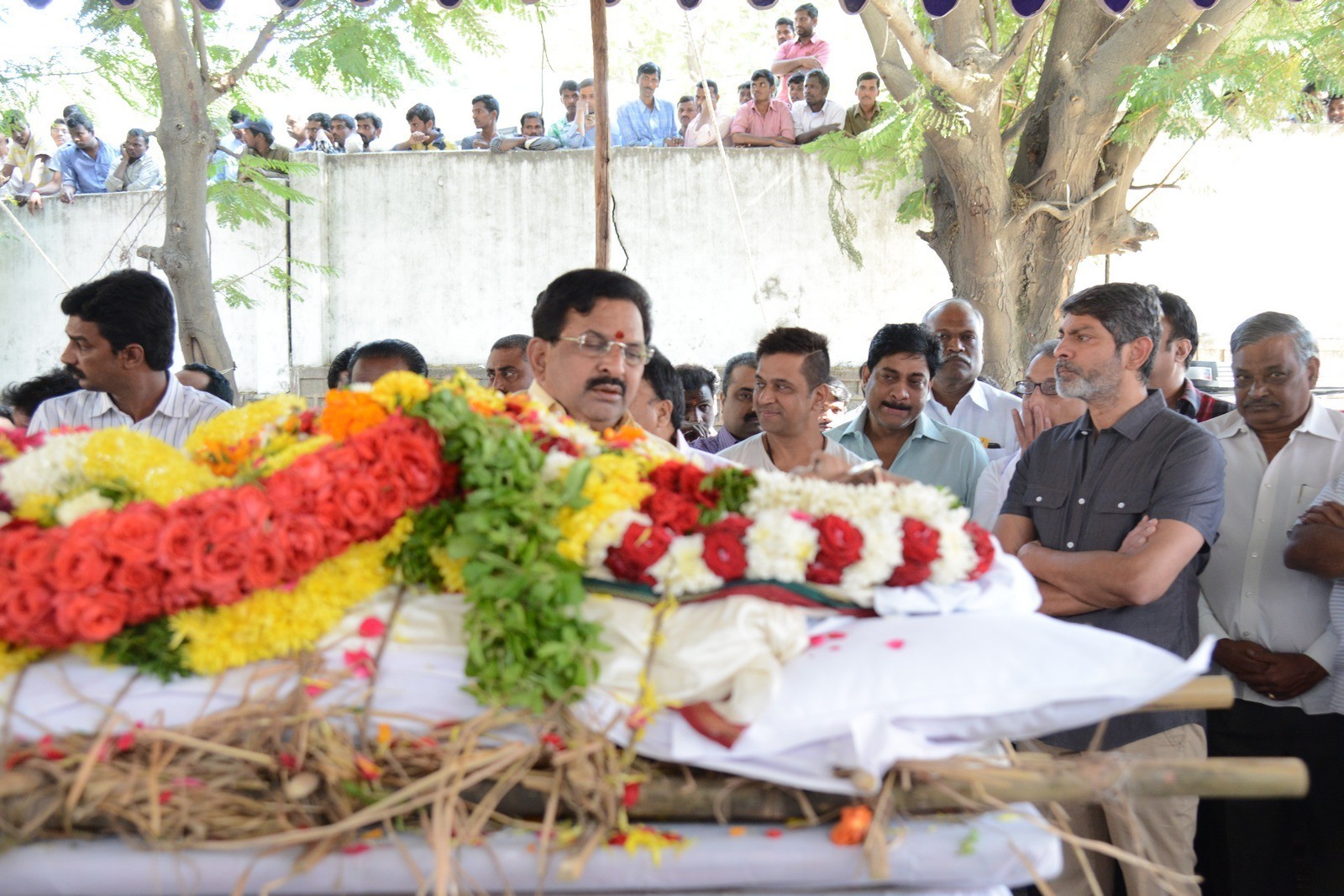 VB Rajendra Prasad Condolences Photos 02 - 1 / 170 photos