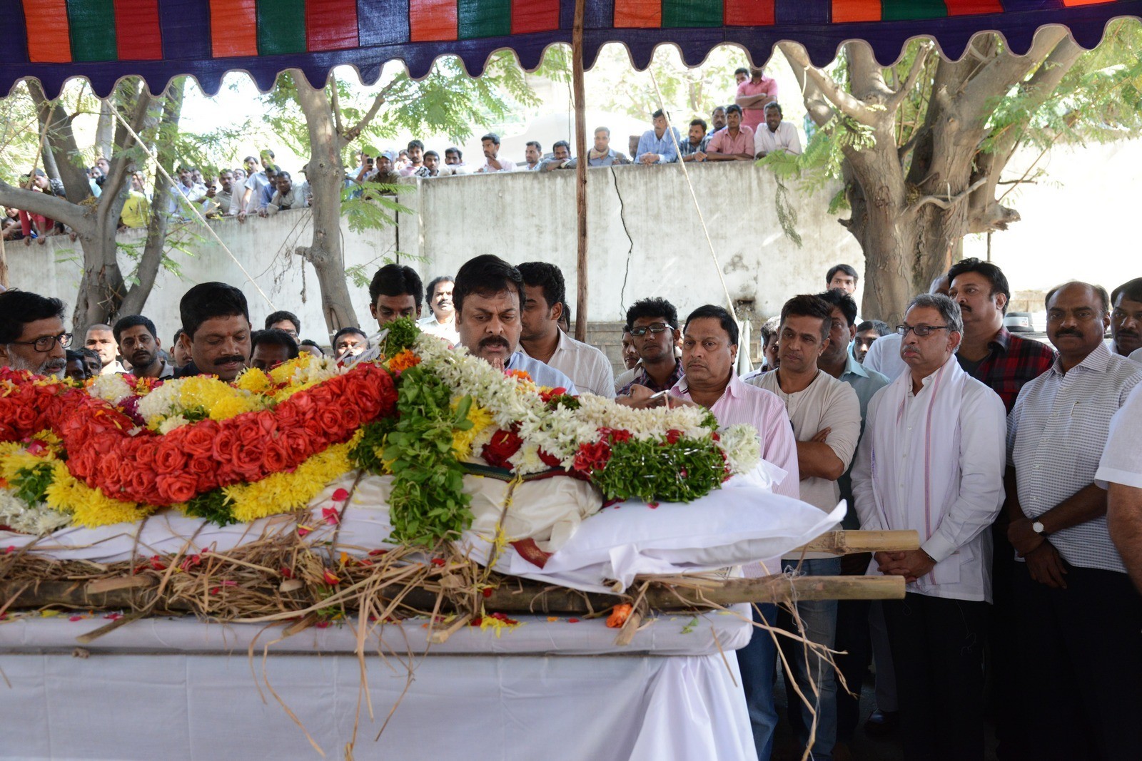 VB Rajendra Prasad Condolences Photos 02 - 4 / 170 photos