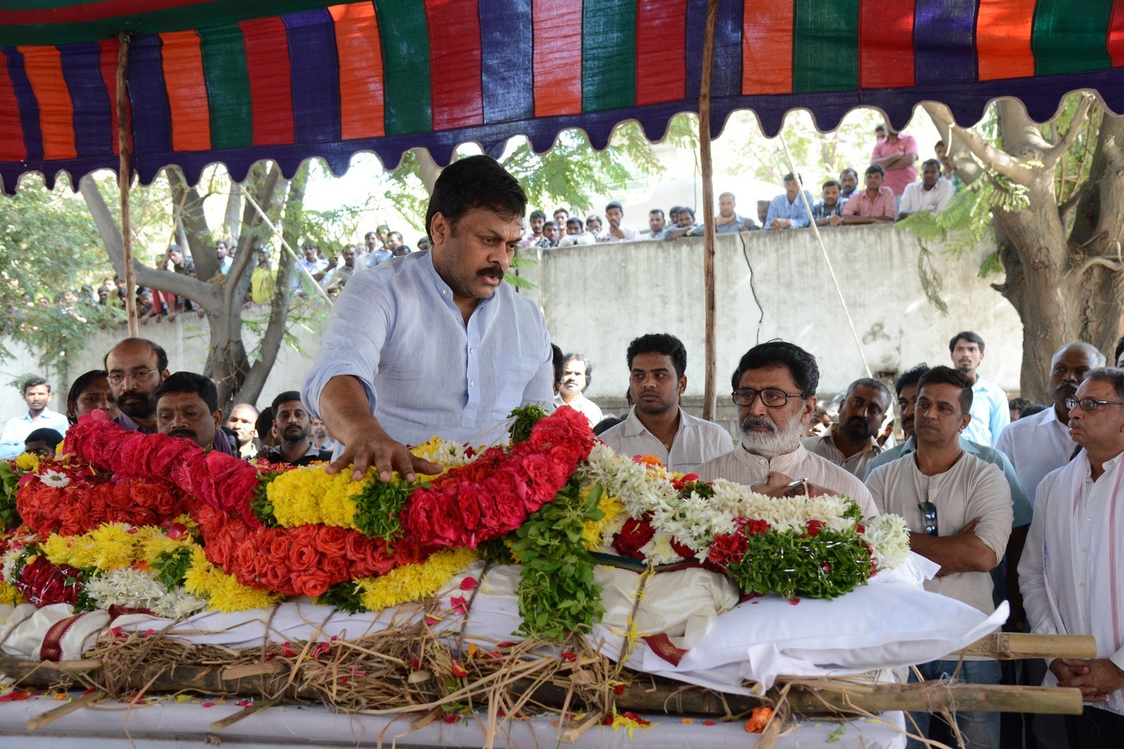 VB Rajendra Prasad Condolences Photos 02 - 13 / 170 photos