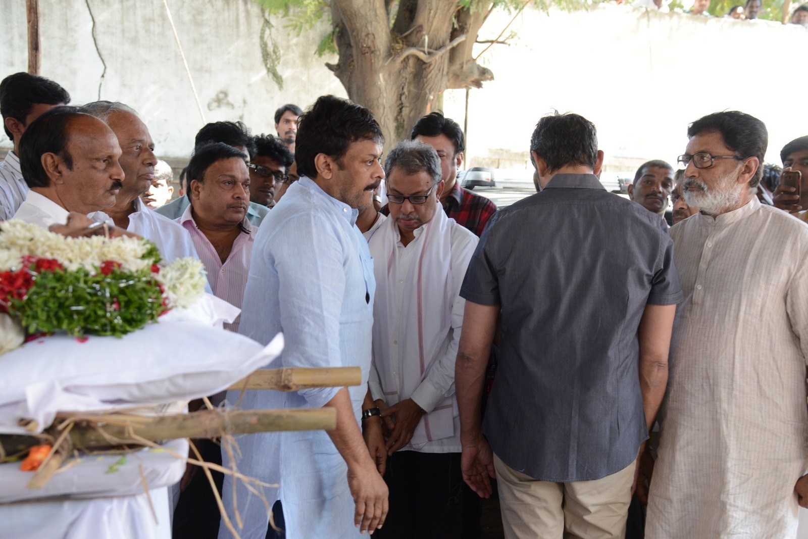 VB Rajendra Prasad Condolences Photos 02 - 36 / 170 photos