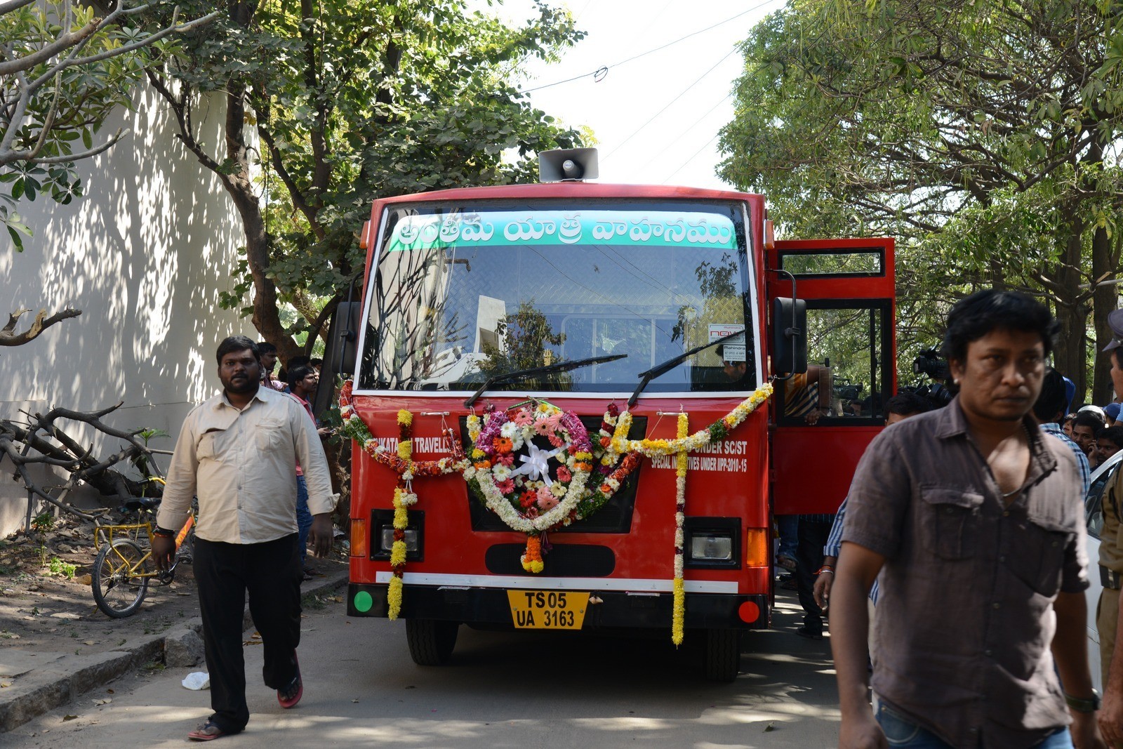 VB Rajendra Prasad Condolences Photos 02 - 43 / 170 photos