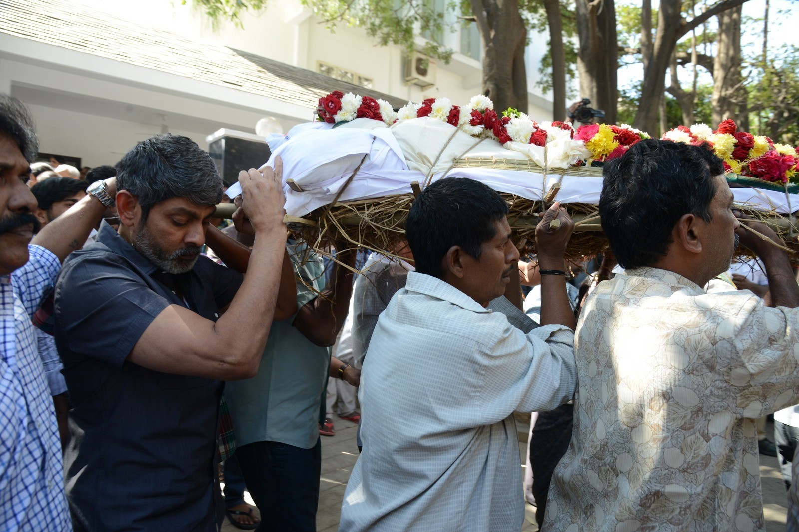 VB Rajendra Prasad Condolences Photos 02 - 47 / 170 photos