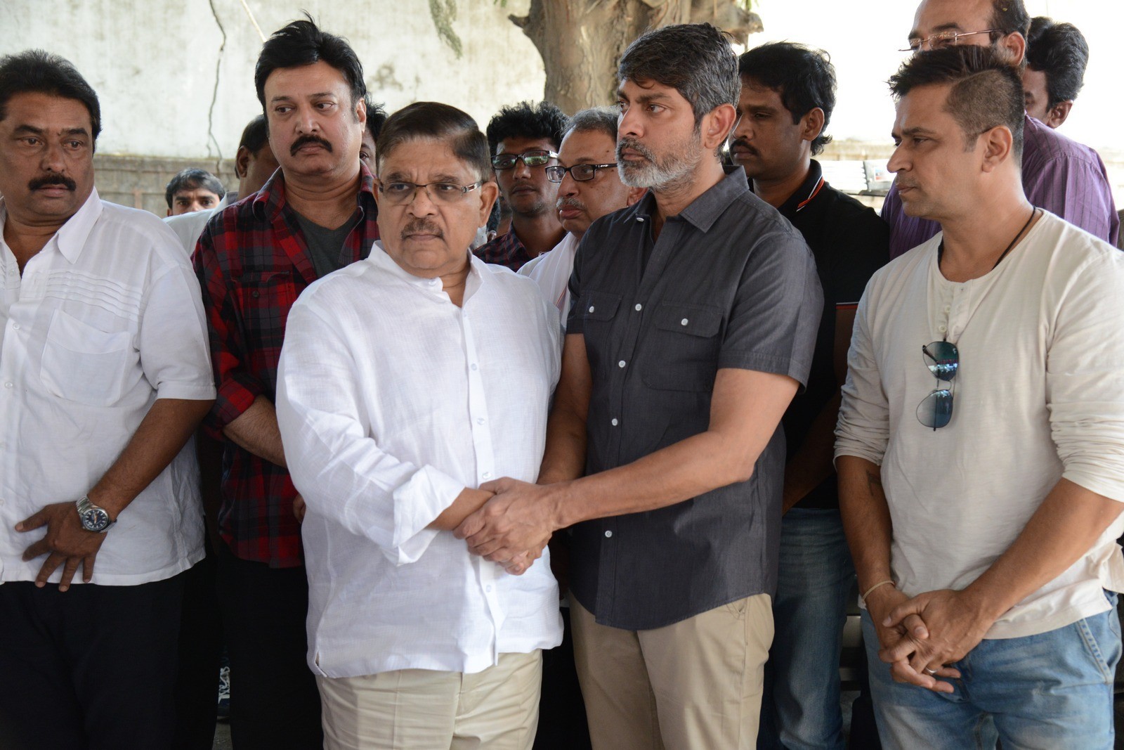 VB Rajendra Prasad Condolences Photos 02 - 73 / 170 photos