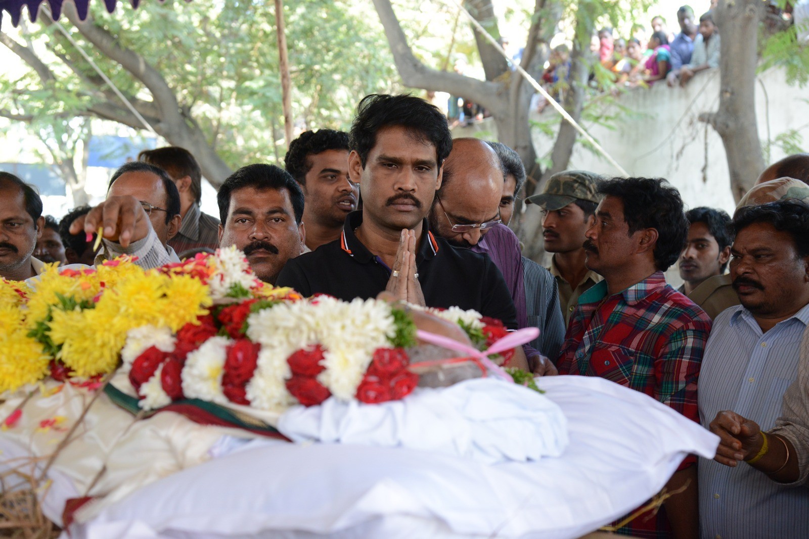 VB Rajendra Prasad Condolences Photos 02 - 76 / 170 photos
