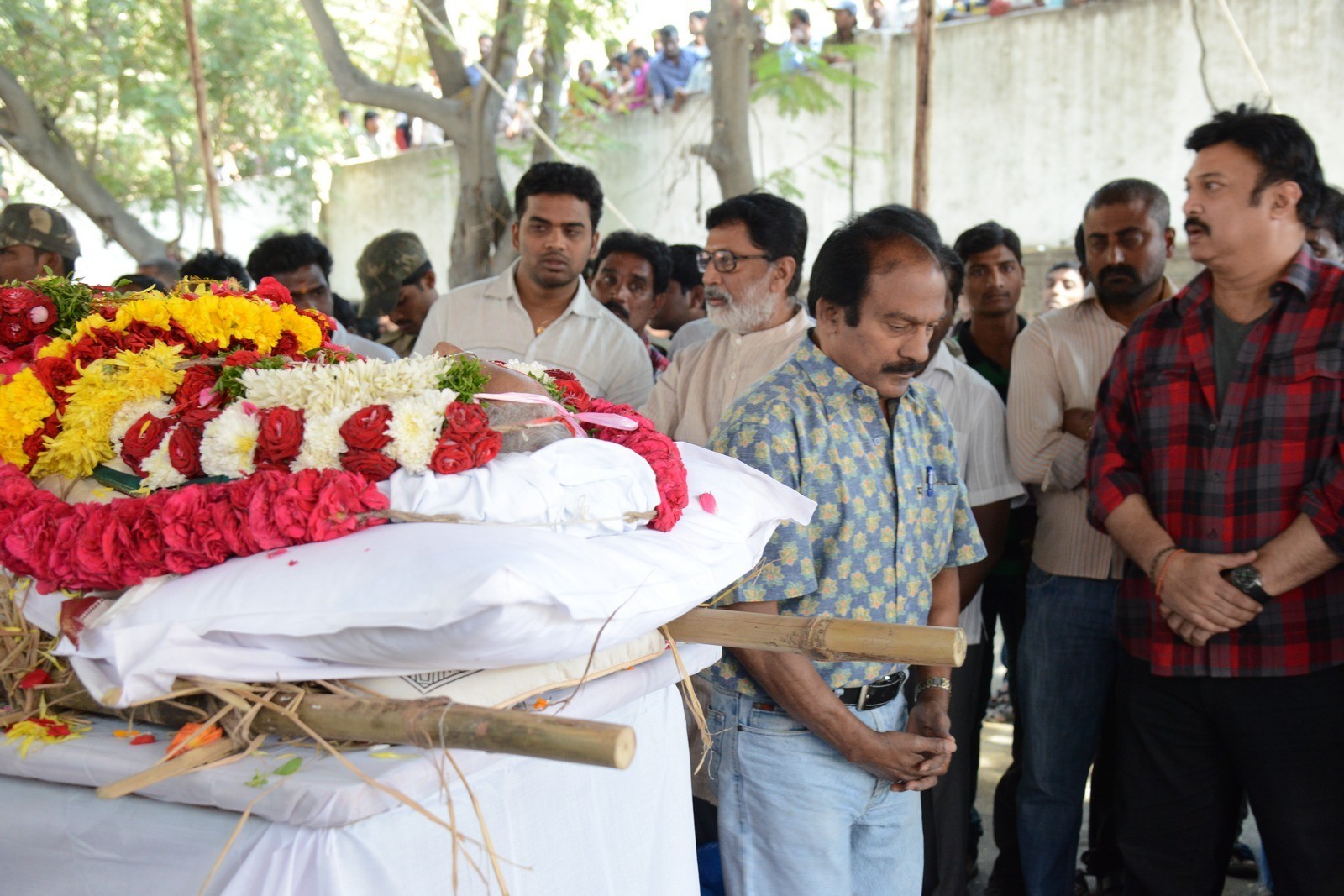VB Rajendra Prasad Condolences Photos 02 - 91 / 170 photos