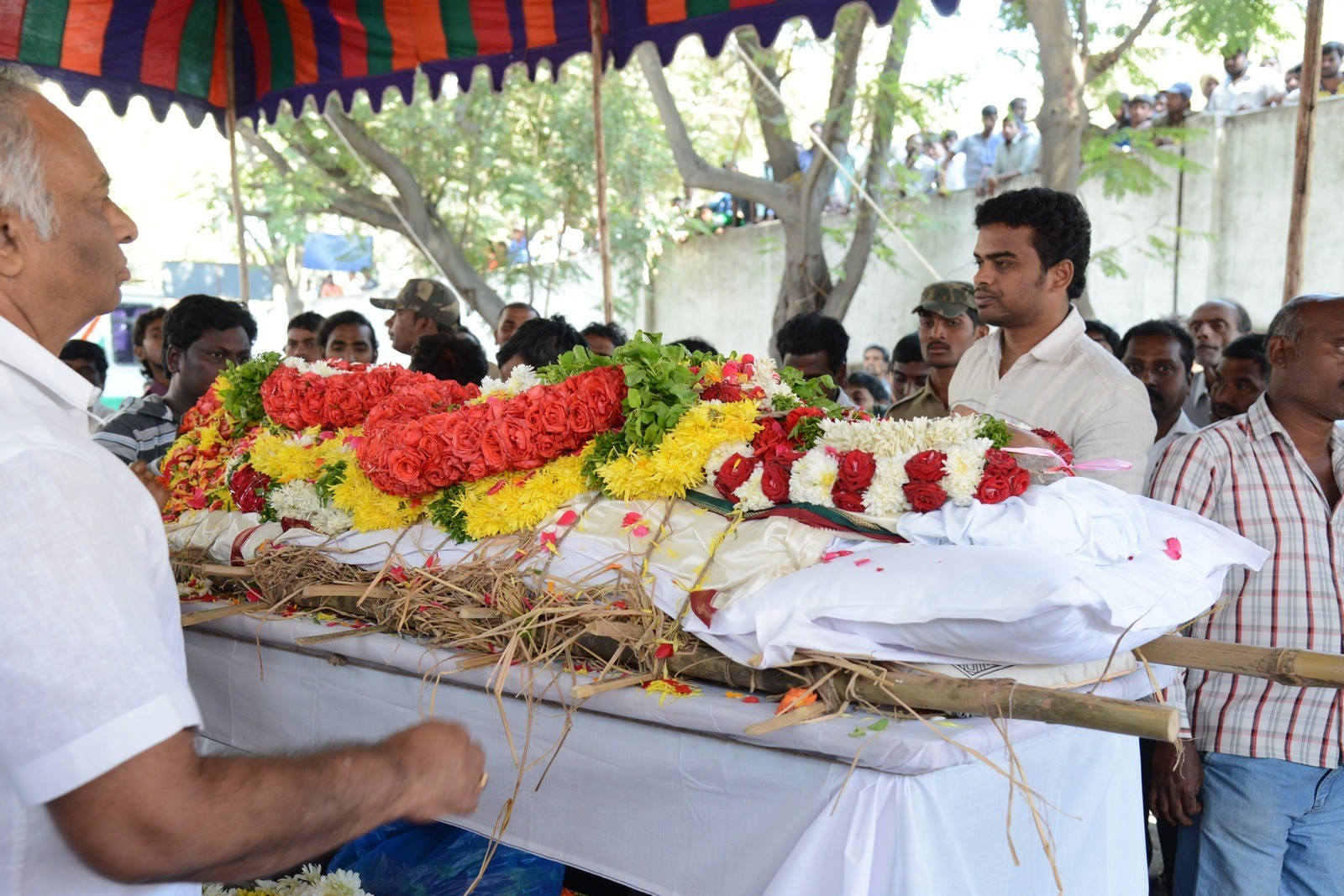 VB Rajendra Prasad Condolences Photos 02 - 95 / 170 photos