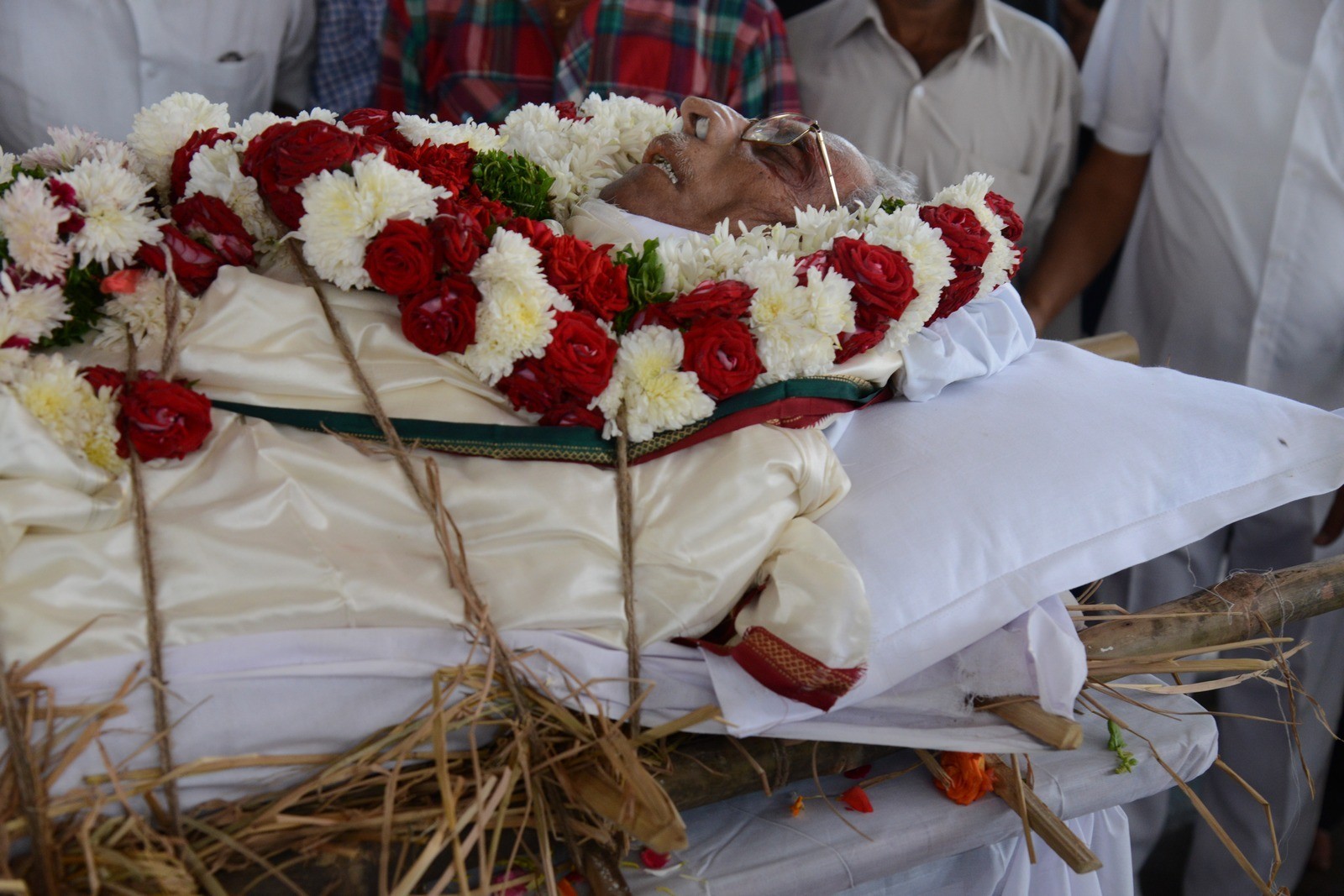 VB Rajendra Prasad Condolences Photos 02 - 98 / 170 photos