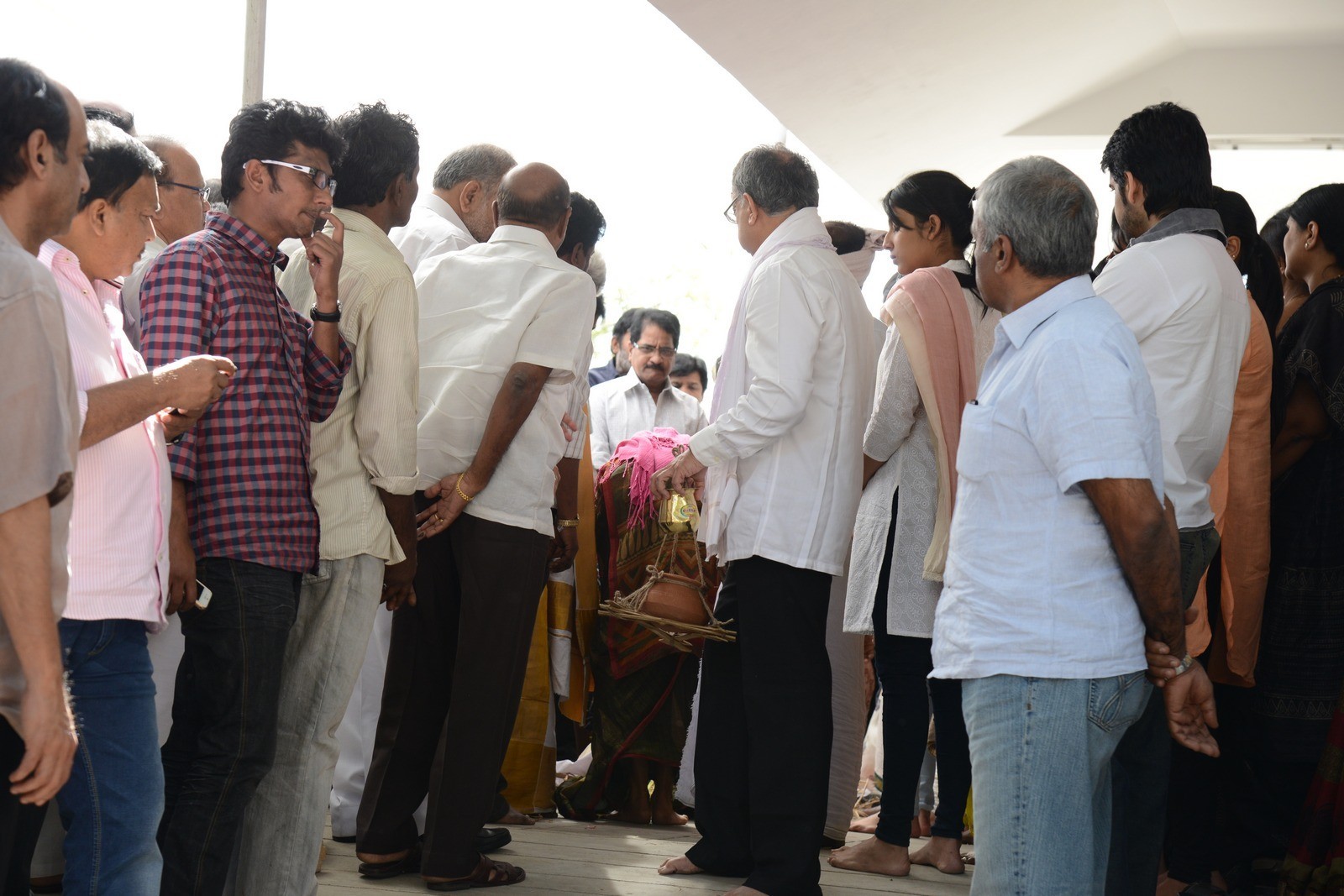 VB Rajendra Prasad Condolences Photos 02 - 126 / 170 photos