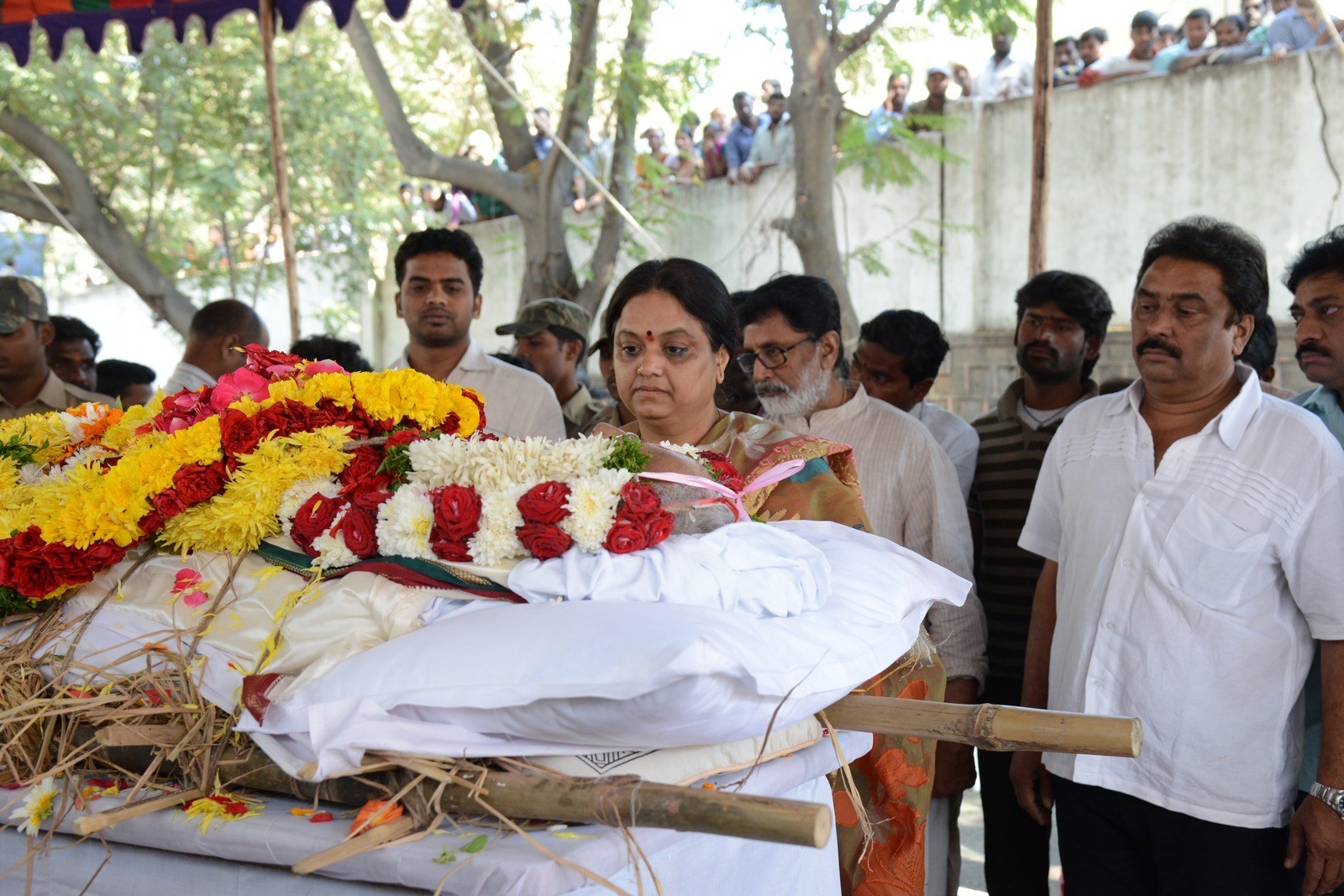 VB Rajendra Prasad Condolences Photos 02 - 134 / 170 photos