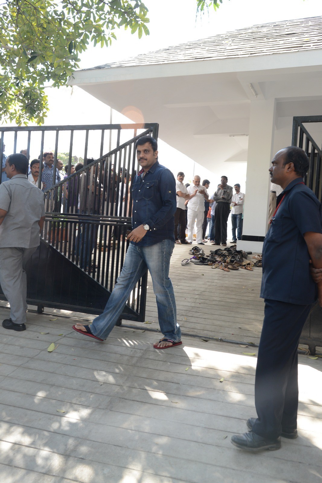 VB Rajendra Prasad Condolences Photos 02 - 141 / 170 photos