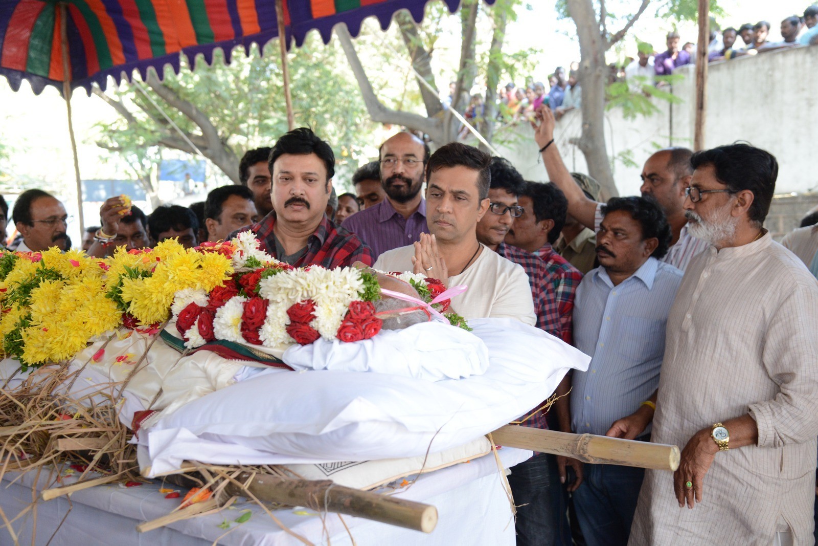 VB Rajendra Prasad Condolences Photos 02 - 143 / 170 photos