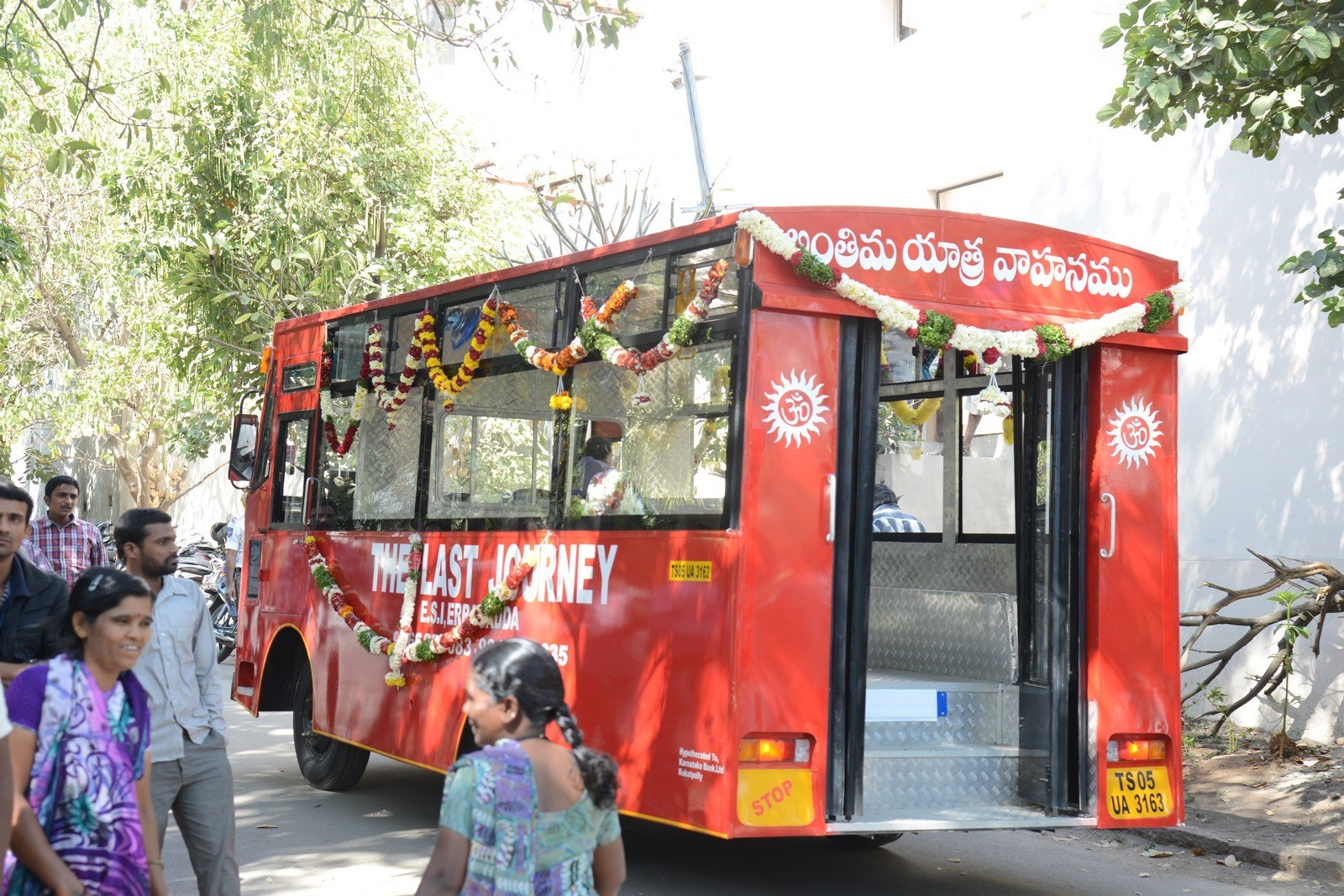 VB Rajendra Prasad Condolences Photos 02 - 145 / 170 photos