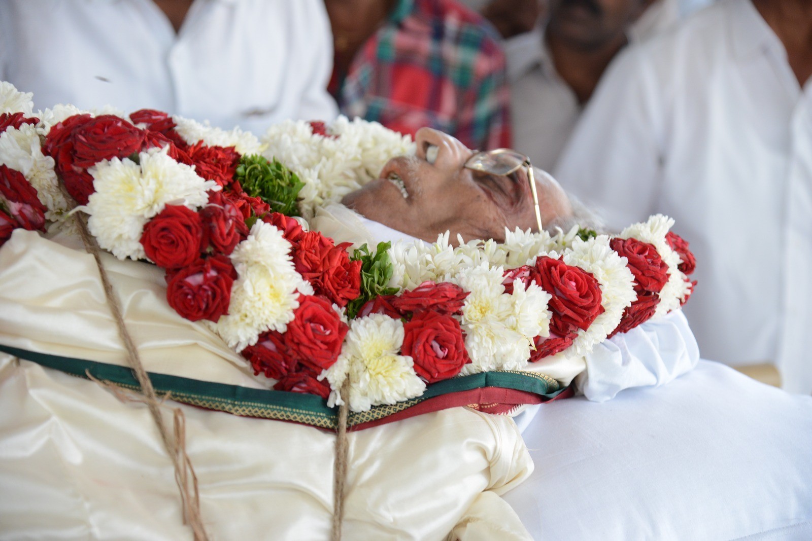 VB Rajendra Prasad Condolences Photos 02 - 149 / 170 photos