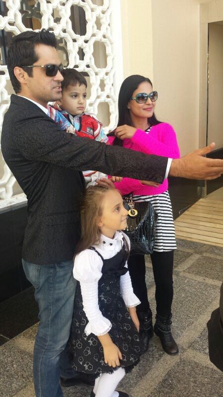 Veena Malik with Hubby Asad Bashir - 30 / 45 photos